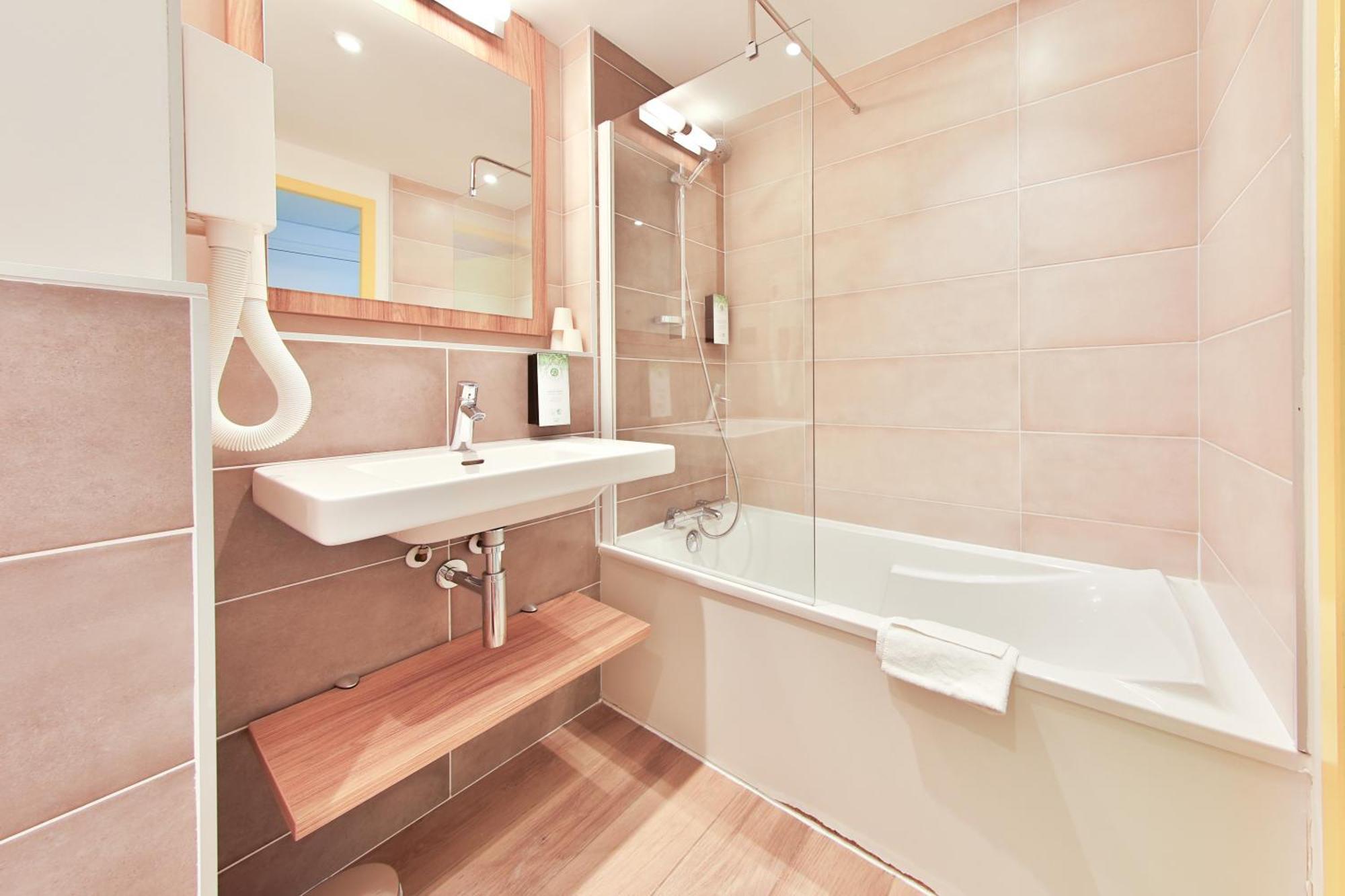 Kyriad Hotel 3*